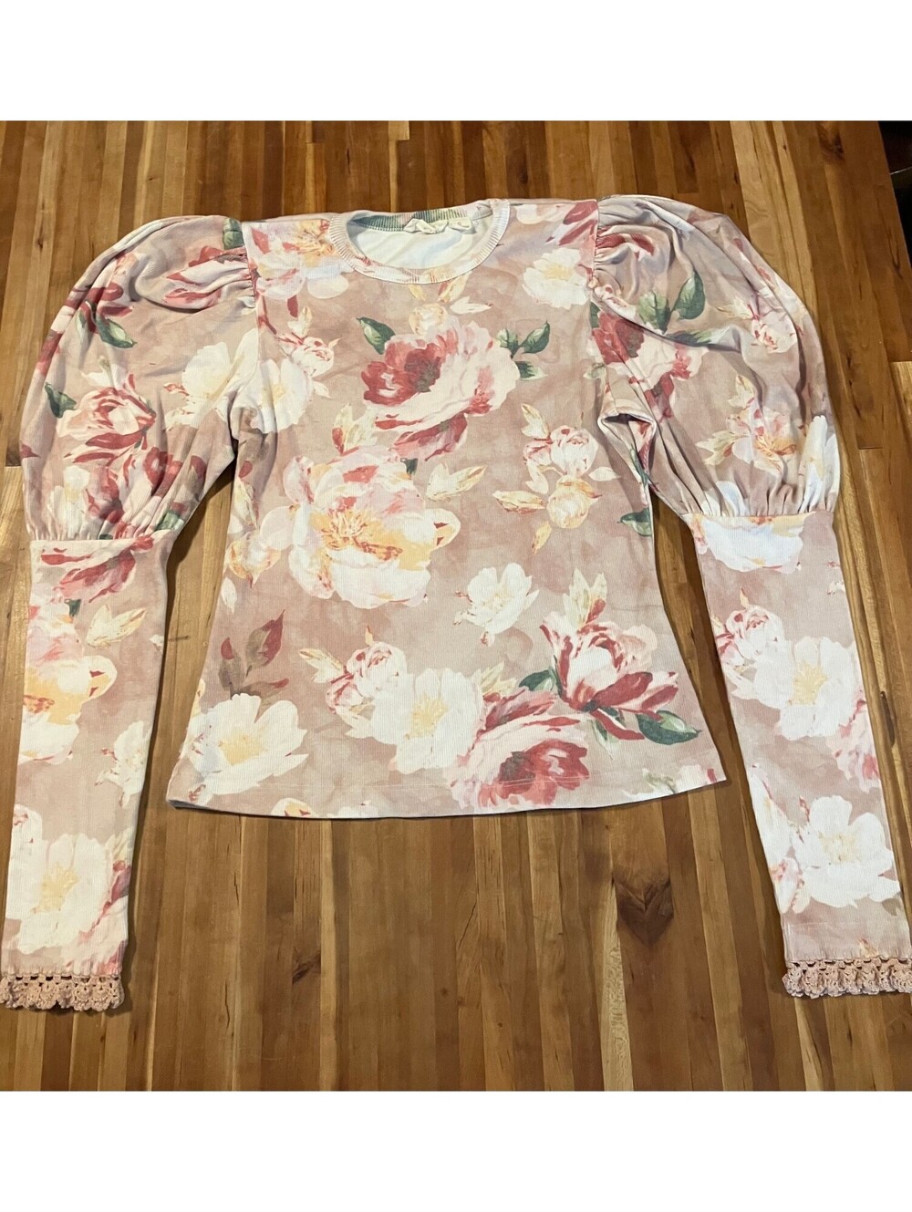 Let Me Be Womens Pink Floral Ribbed Knit Top Puff Sleeve Crochet Trim